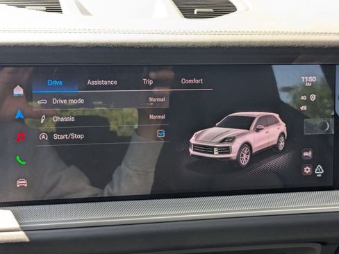 Certified 2025 Porsche Cayenne image 19