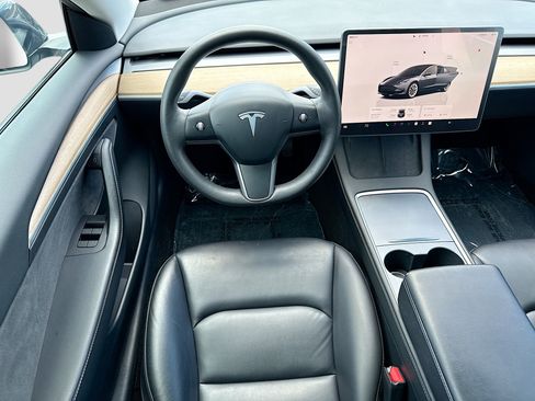 Used 2023 Tesla Model 3 Standard Range image 16