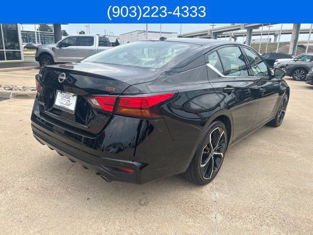 Used 2024 Nissan Altima 2.5 SR FWD image 12