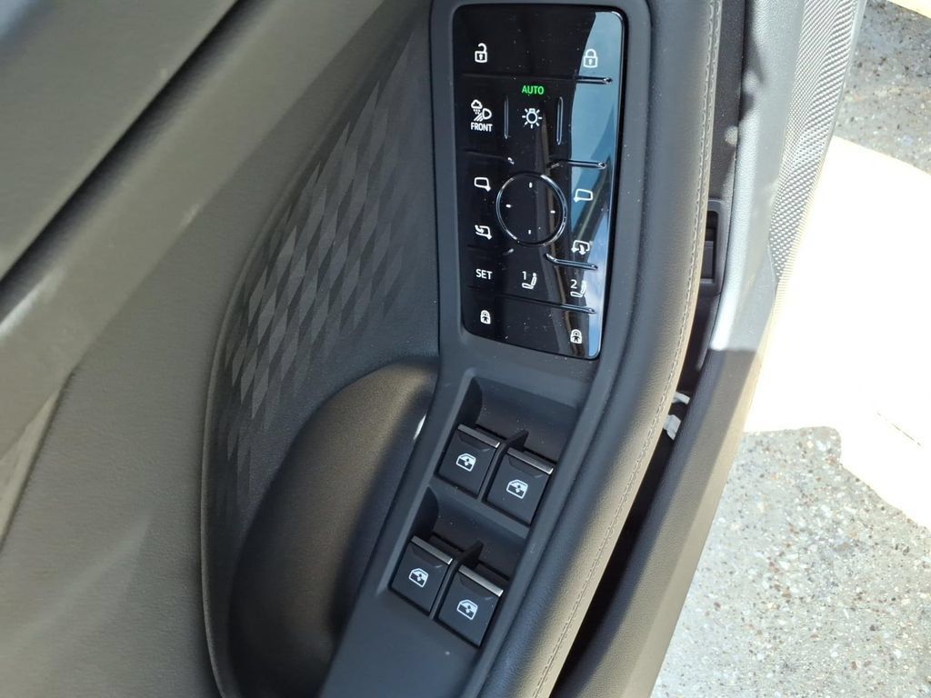 Used 2026 Audi A6 Premium Plus w/ Premium Plus Package AWD/4WD image 23