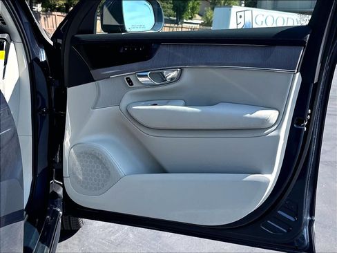New 2026 Volvo XC90 T8 Ultra w/ Protection Package Premier AWD/4WD image 31