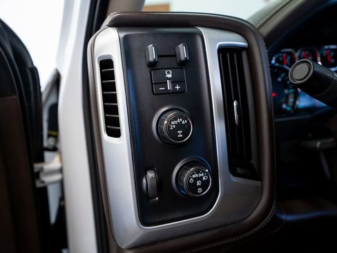Used 2018 GMC Sierra 1500 SLT AWD/4WD image 33