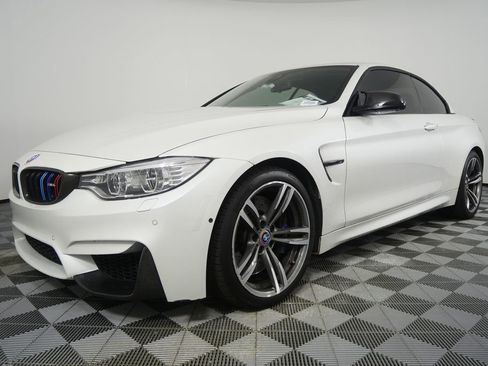 Used 2016 BMW M4 Convertible image 7