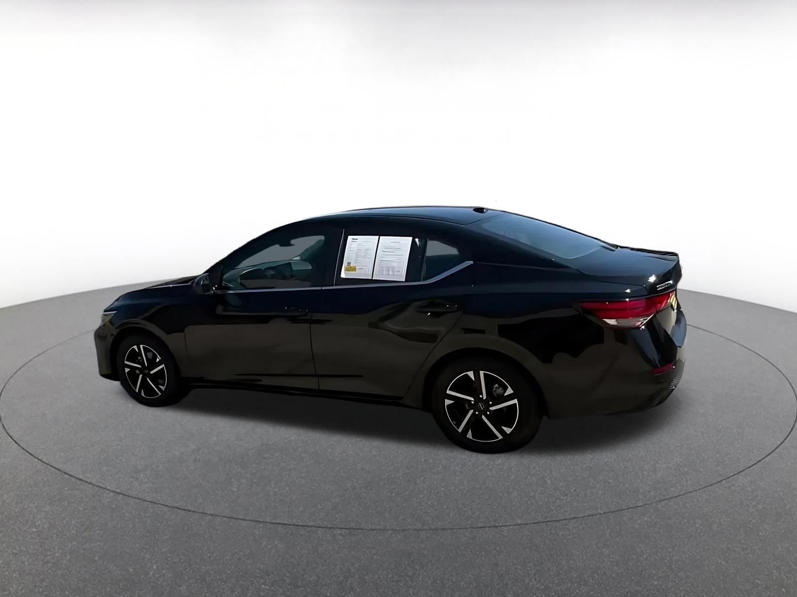 Used 2025 Nissan Sentra SV FWD image 9