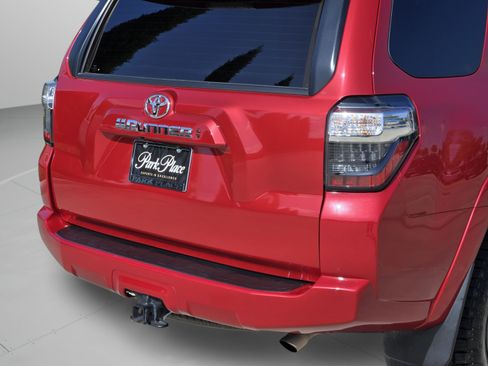 Used 2024 Toyota 4Runner SR5 AWD/4WD image 39