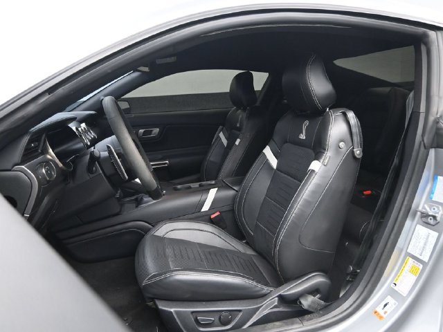 Used 2022 Ford Mustang Shelby GT500 w/ Technology Package RWD image 18