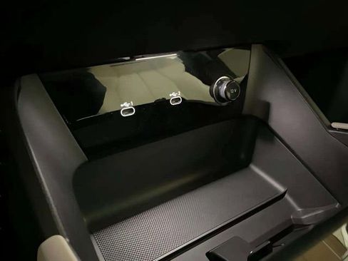 Used 2025 Audi Q6 e-tron Premium Plus w/ Premium Plus image 28