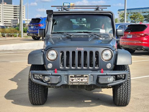 Used 2017 Jeep Wrangler Unlimited Rubicon AWD/4WD image 2