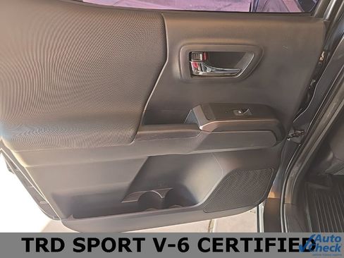 Used 2022 Toyota Tacoma TRD Sport image 15