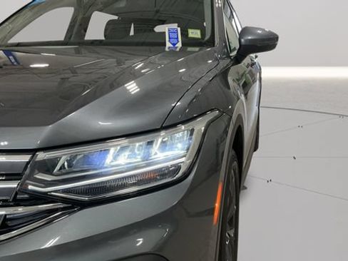 Certified 2024 Volkswagen Tiguan SE w/ Panoramic Sunroof Package AWD/4WD image 32