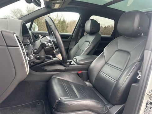 Used 2020 Porsche Cayenne image 10