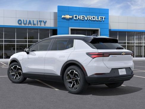 New 2026 Chevrolet Equinox EV LT image 3