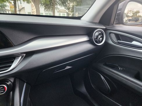 Used 2018 Alfa Romeo Stelvio Ti image 28