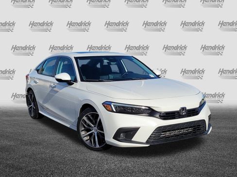 Used 2024 Honda Civic Touring image 2
