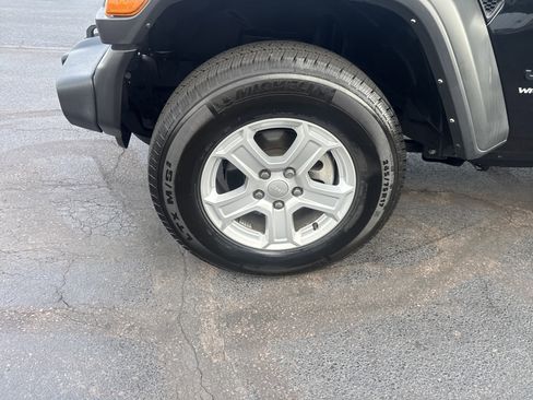 Used 2021 Jeep Wrangler Unlimited Sport image 11