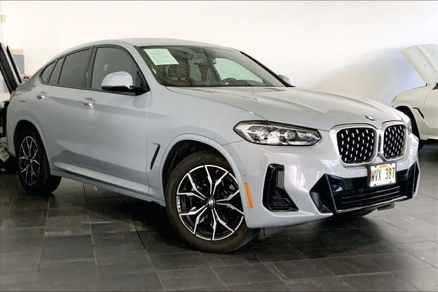 Used 2023 BMW X4 xDrive30i w/ M Sport Package AWD/4WD image 2
