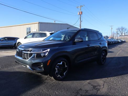 New 2026 Kia Seltos S FWD image 3