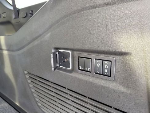 New 2026 Chevrolet Suburban RST w/ RST Capability Package image 22