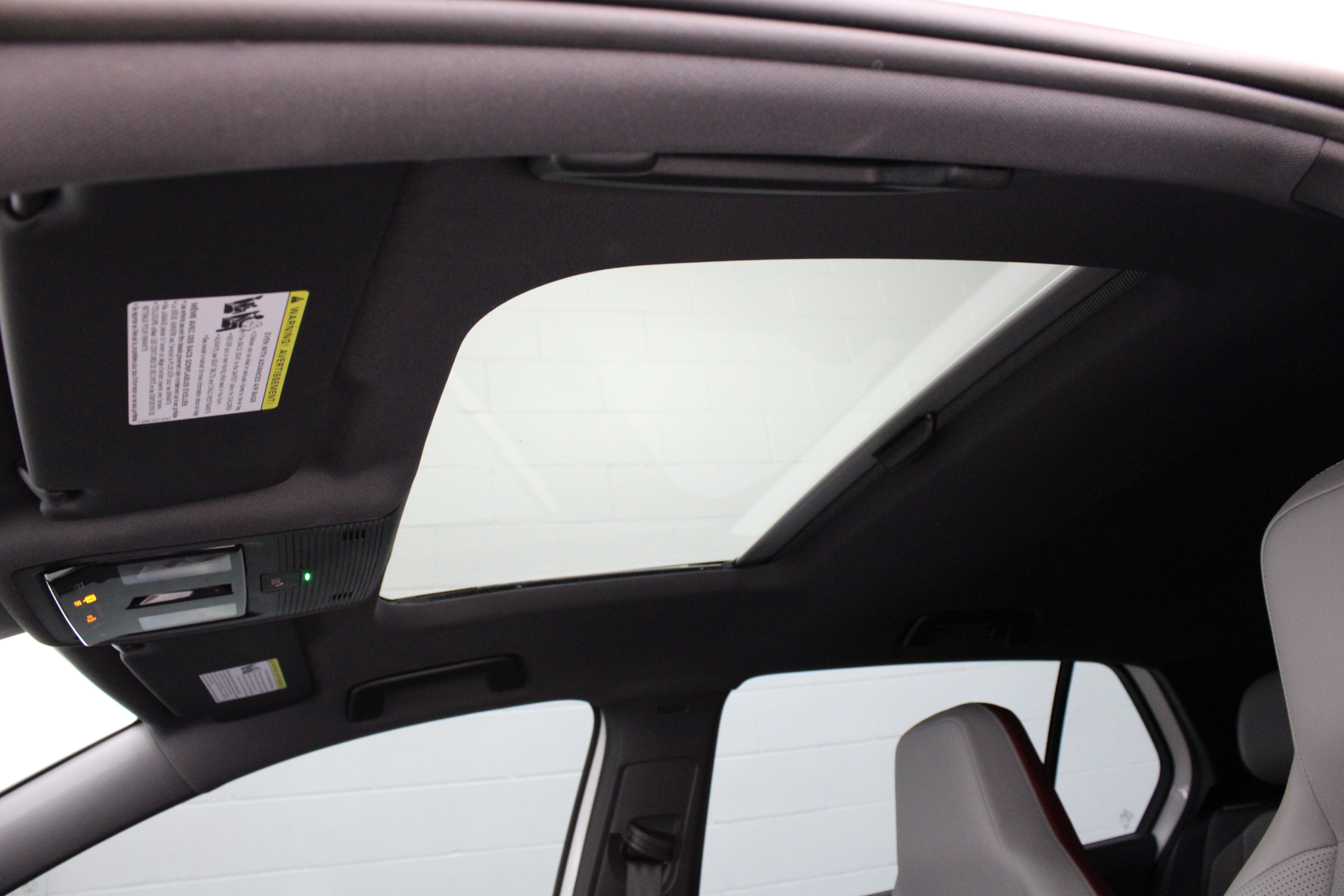 Used 2025 Volkswagen GTI SE FWD image 27