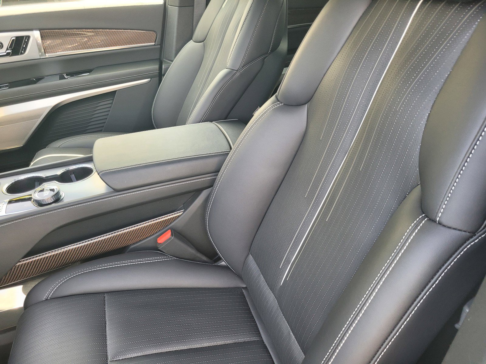 Used 2026 Cadillac Vistiq Sport AWD/4WD image 9