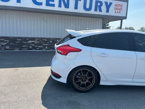 Used 2016 Ford Focus ST FWD image 15