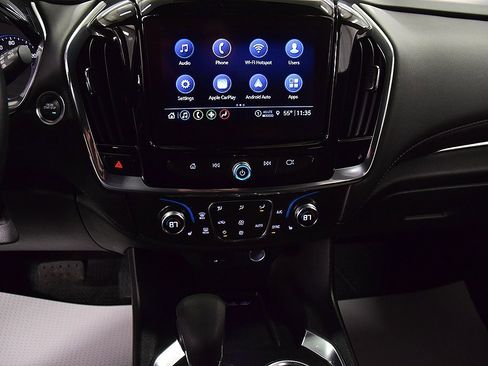 Used 2023 Chevrolet Traverse LT image 24