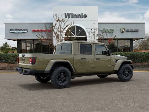 New 2026 Jeep Gladiator Sport AWD/4WD image 4