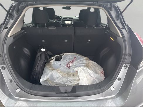 Used 2019 Nissan Leaf SV w/ SV Technology Package image 20