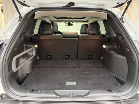 Used 2017 Jeep Cherokee Limited image 5