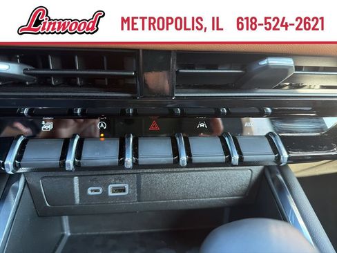 Used 2025 GMC Canyon AT4 AWD/4WD image 22