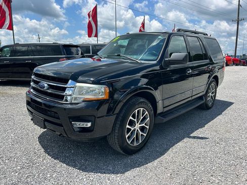 Used 2017 Ford Expedition XLT w/ Equipment Group 202A AWD/4WD image 19