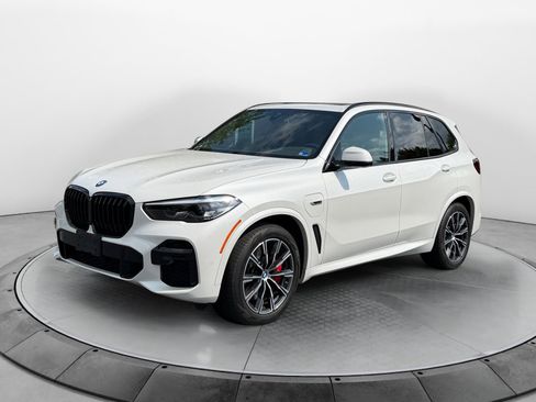 Used 2023 BMW X5 xDrive45e w/ M Sport Package AWD/4WD image 3