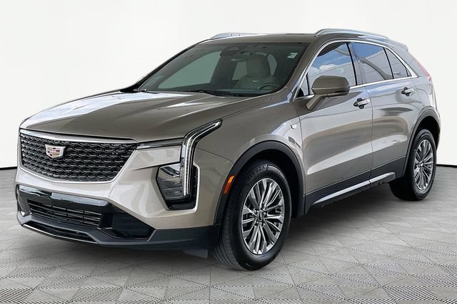 Certified 2024 Cadillac XT4 Premium Luxury FWD image 3