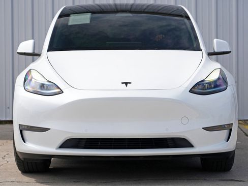 Used 2022 Tesla Model Y Performance image 7