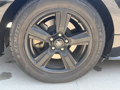 Used 2017 Ford Mustang Coupe RWD image 11