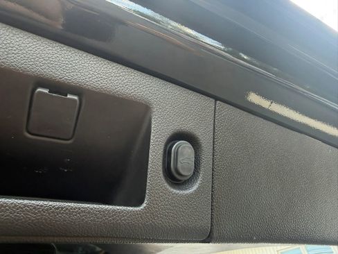 Used 2019 Chevrolet Suburban LT AWD/4WD image 39