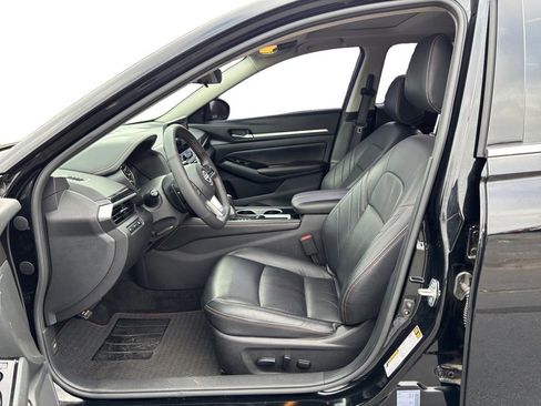 Used 2024 Nissan Altima 2.5 SR w/ SR Premium Package image 14