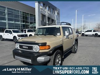 Used 2012 Toyota FJ Cruiser 4WD w/ Convenience Pkg video 1