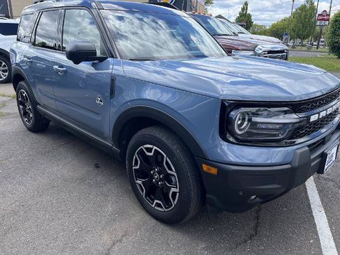 Certified 2025 Ford Bronco Sport Outer Banks w/ Outer Banks Tech Package+ AWD/4WD image 3