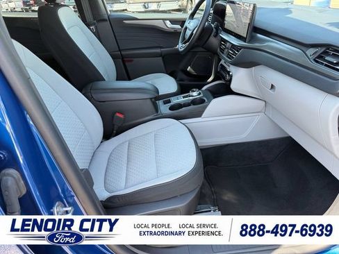 Used 2023 Ford Escape Active w/ Tech Pack #2 FWD image 13