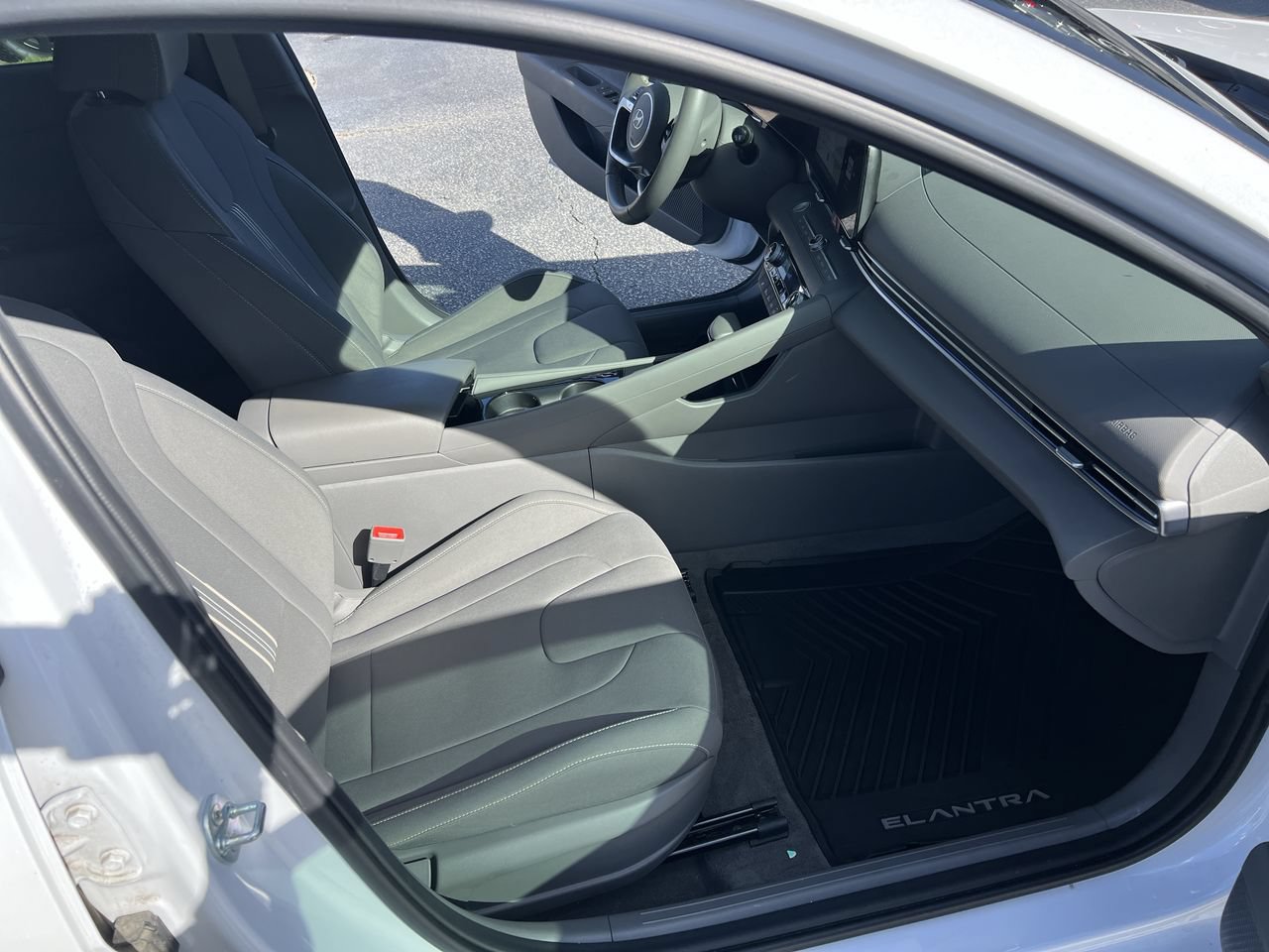 Used 2024 Hyundai Elantra SEL w/ Convenience Package FWD image 34