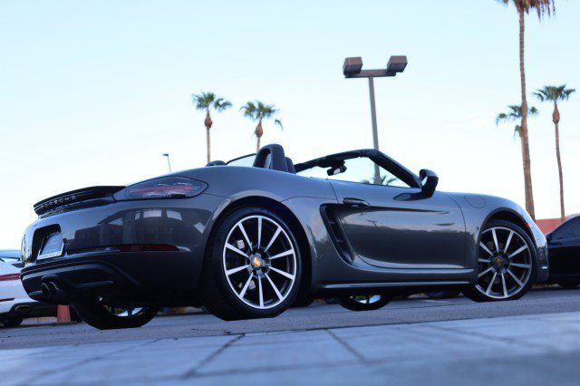 Used 2017 Porsche 718 Boxster RWD image 20