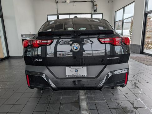Used 2025 BMW X2 xDrive28i w/ Convenience Package image 3