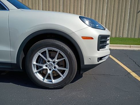 Certified 2026 Porsche Cayenne AWD/4WD image 7