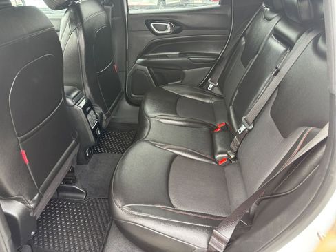 Used 2025 Jeep Compass Trailhawk image 22