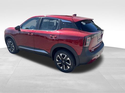Certified 2025 Nissan Kicks SV AWD/4WD image 3