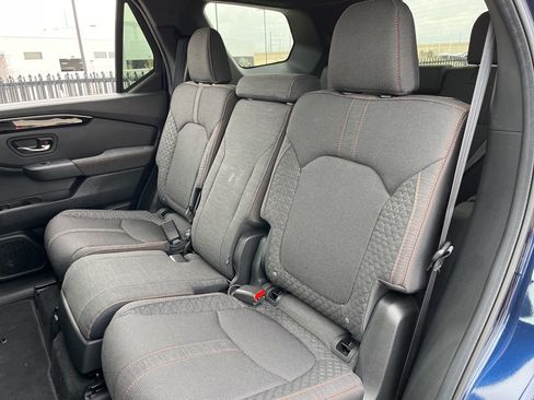 Certified 2025 Honda Pilot Sport image 25