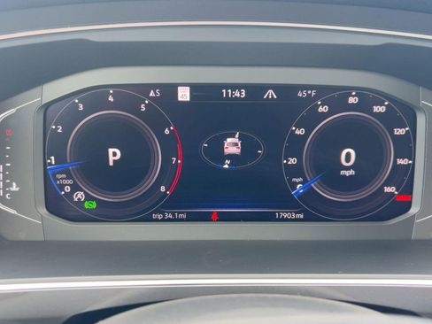 Certified 2022 Volkswagen Tiguan SEL R-Line image 18