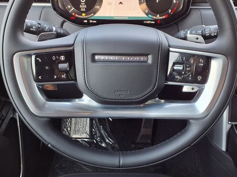 New 2026 Land Rover Range Rover Long Wheelbase SE AWD/4WD image 15