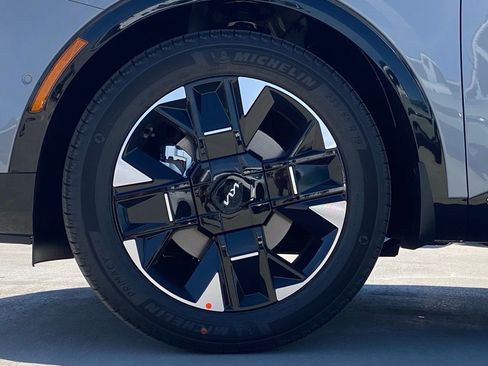 New 2026 Kia Sportage SX FWD image 11